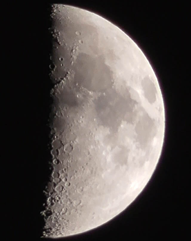 moon01.jpg